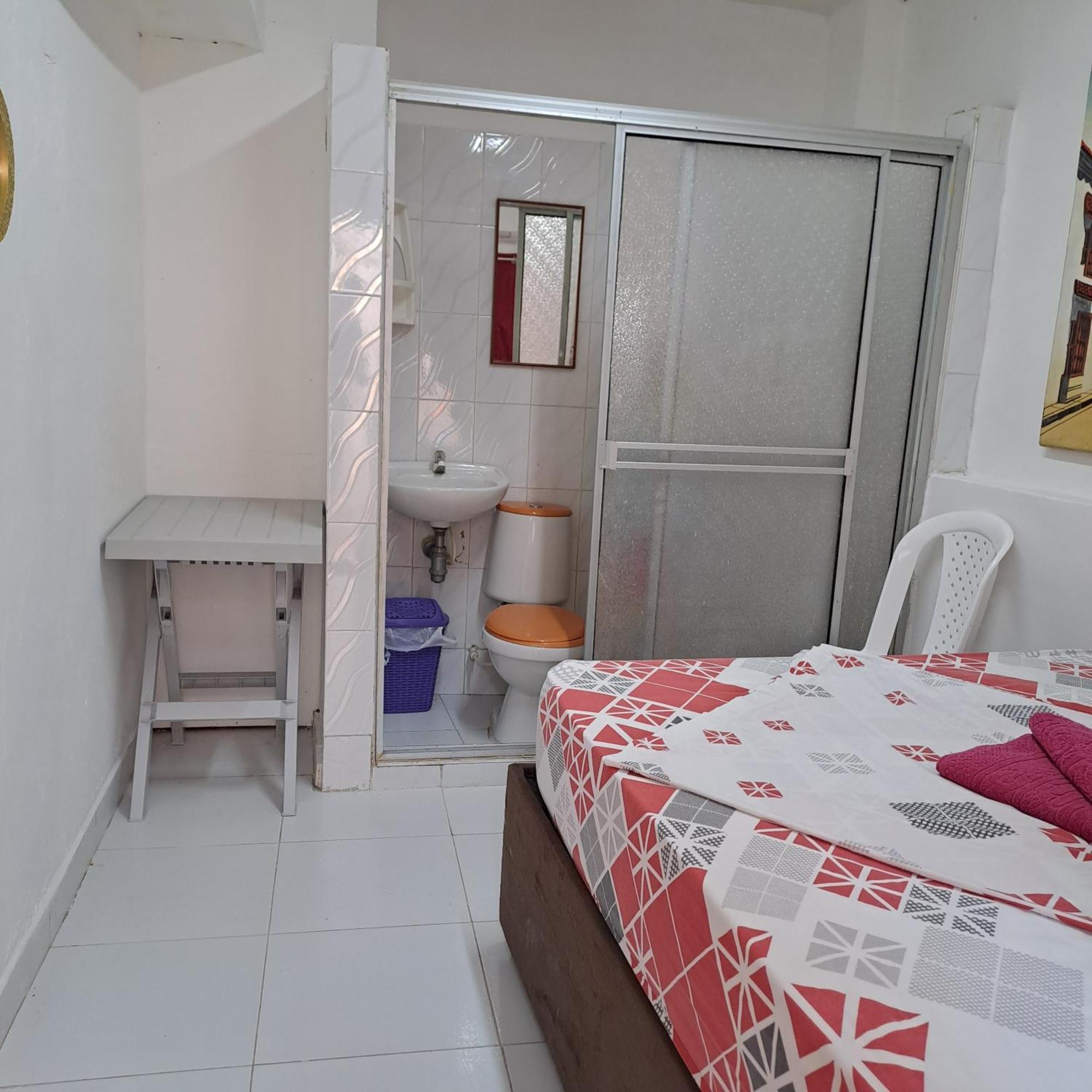 Hostal Casa Lara Картахена Экстерьер фото